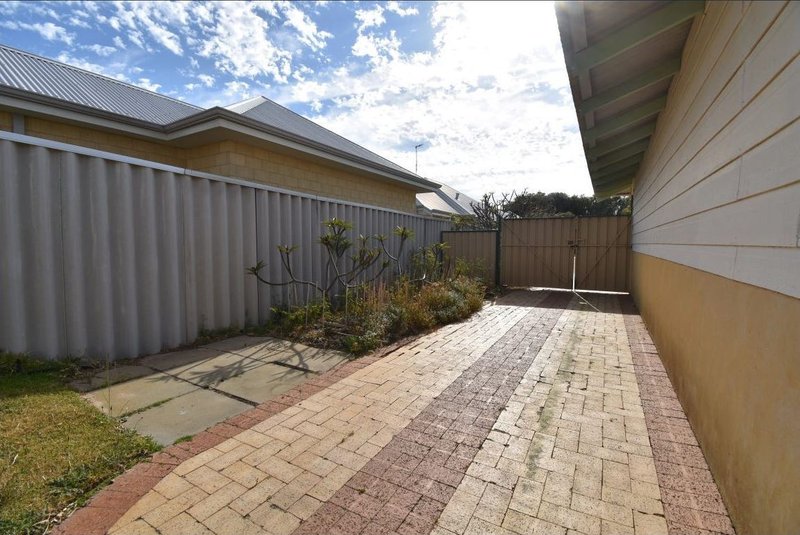 Photo - 82B Gloucester Crescent, Shoalwater WA 6169 - Image 4