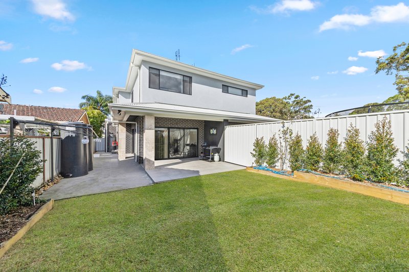 Photo - 82b Gymea Crescent, Mannering Park NSW 2259 - Image 2
