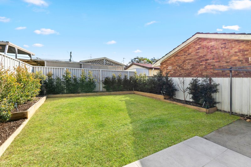 Photo - 82b Gymea Crescent, Mannering Park NSW 2259 - Image 11