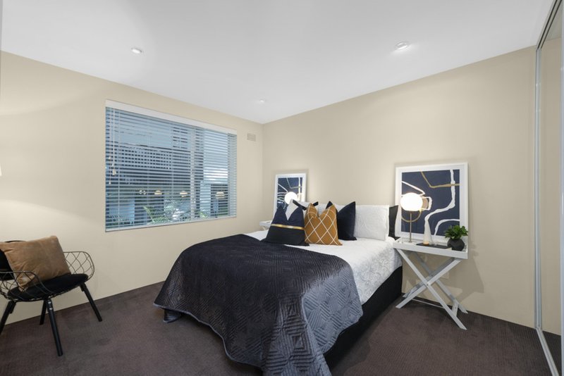 Photo - 8/3-5 Riley Street, North Sydney NSW 2060 - Image 2