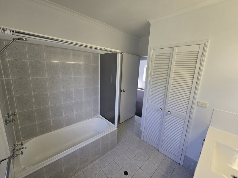 Photo - 8/3-5 Springfield Crescent, Manoora QLD 4870 - Image 6