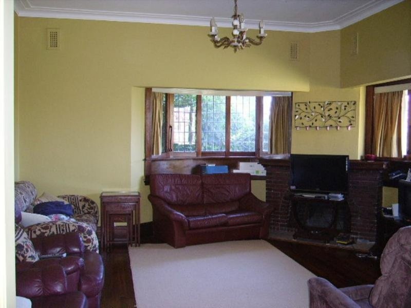 Photo - 83-87 Capper Street, Tumut NSW 2720 - Image 2