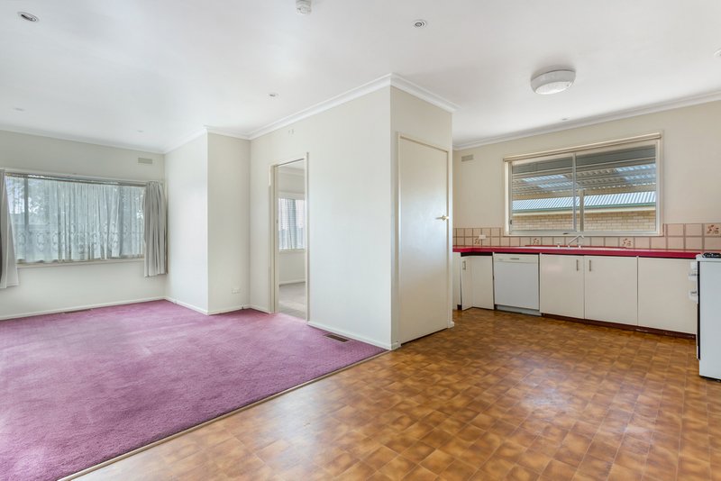 Photo - 83 Bayne Street, North Bendigo VIC 3550 - Image 3