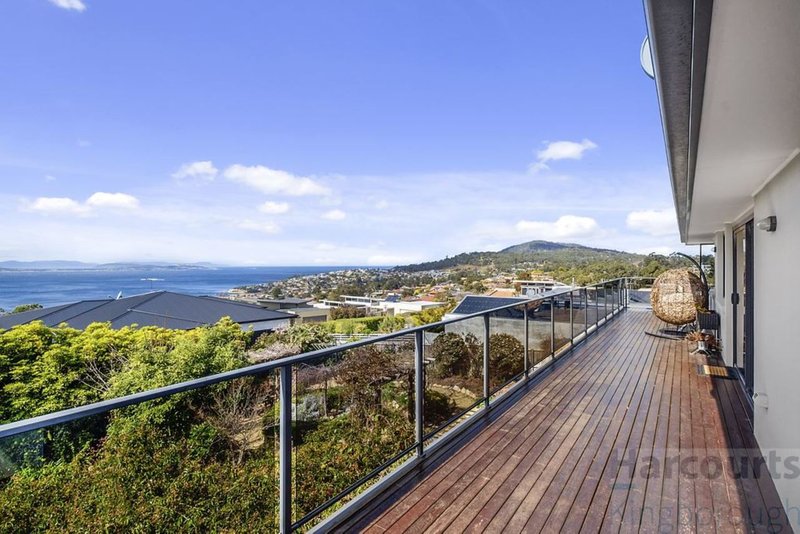 Photo - 83 Burwood Drive, Blackmans Bay TAS 7052 - Image 3