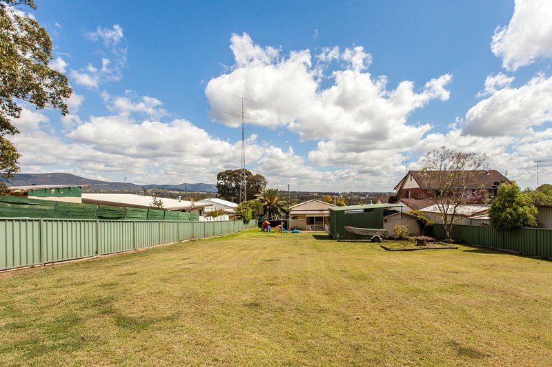 Photo - 83 Catherine Street, Cessnock NSW 2325 - Image 2