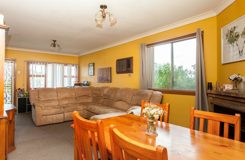 Photo - 83 Catherine Street, Cessnock NSW 2325 - Image 3