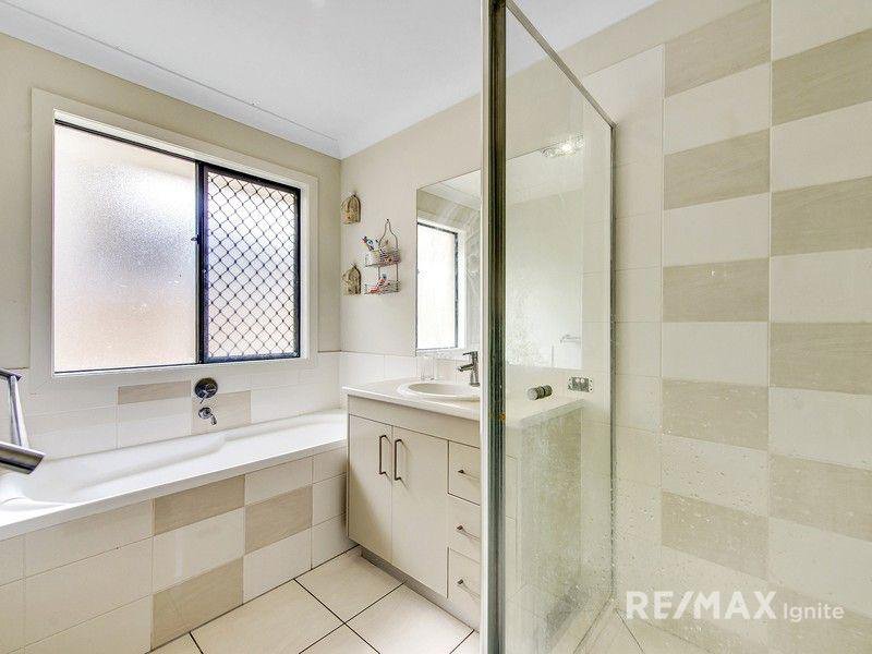 Photo - 83 Cordeaux Crescent, Redbank Plains QLD 4301 - Image 5