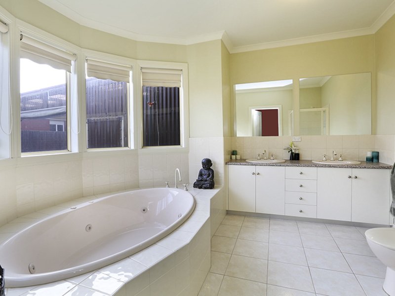 Photo - 83 Country Gardens Drive, Lara VIC 3212 - Image 8