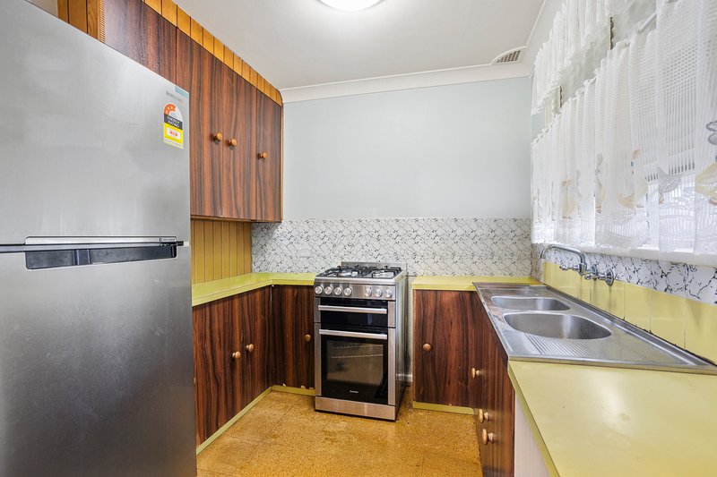 Photo - 83 Devonshire Crescent, Oak Flats NSW 2529 - Image 2