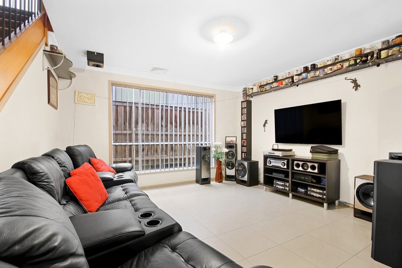 Photo - 83 Elmstree Road, Stanhope Gardens NSW 2768 - Image 4