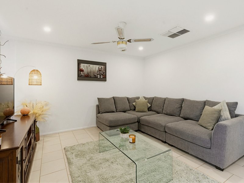 Photo - 83 Emmerson Drive, Morphett Vale SA 5162 - Image 4