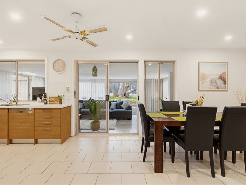 Photo - 83 Emmerson Drive, Morphett Vale SA 5162 - Image 5