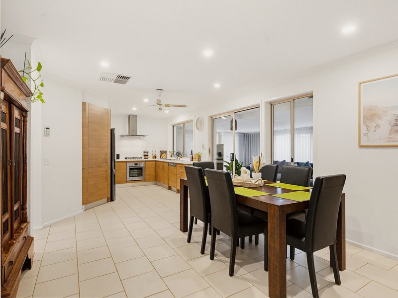 Photo - 83 Emmerson Drive, Morphett Vale SA 5162 - Image 7