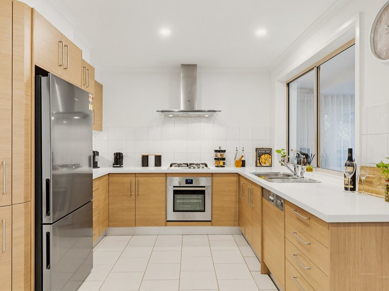 Photo - 83 Emmerson Drive, Morphett Vale SA 5162 - Image 8