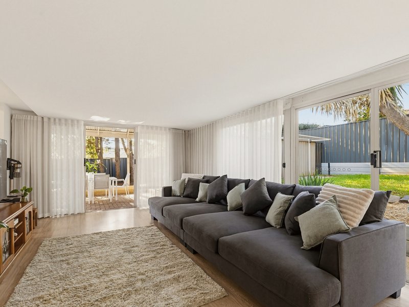 Photo - 83 Emmerson Drive, Morphett Vale SA 5162 - Image 11
