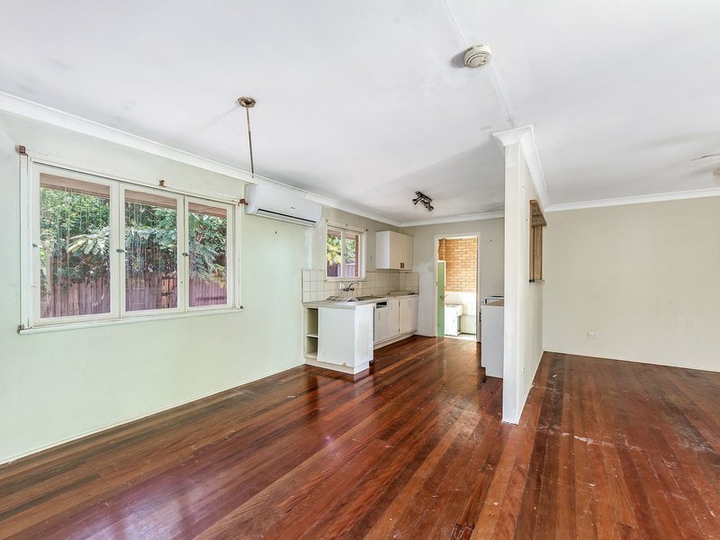 Photo - 83 Glen Kedron Lane, Kedron QLD 4031 - Image 4