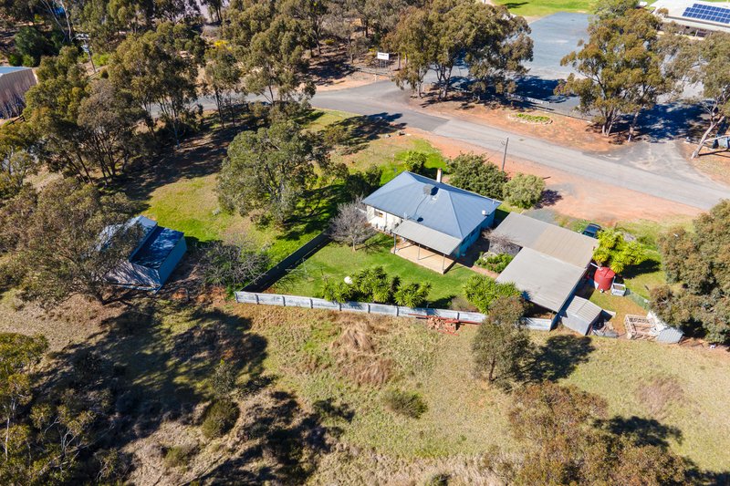 Photo - 83 Golf Club Road, Temora NSW 2666 - Image 7