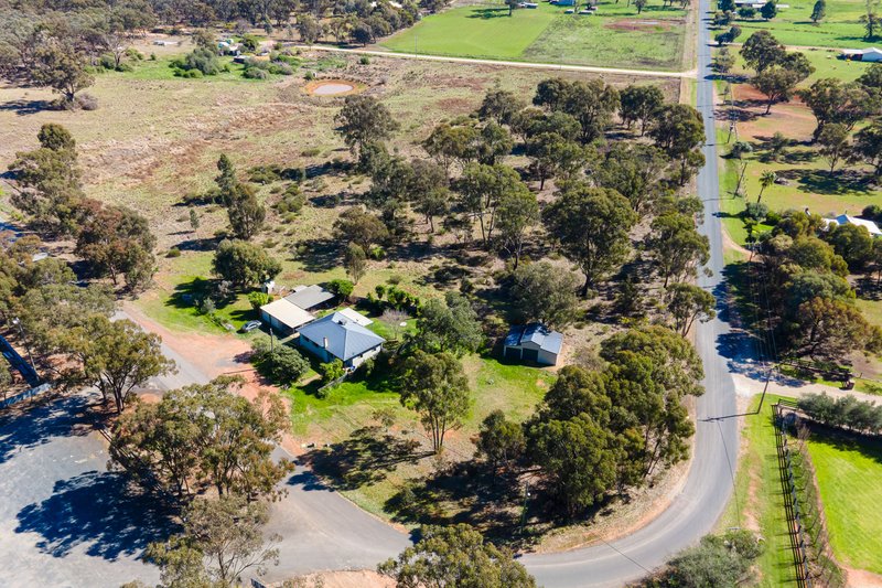 Photo - 83 Golf Club Road, Temora NSW 2666 - Image 12