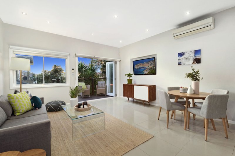 Photo - 83 Gordon Street, Clontarf NSW 2093 - Image 2