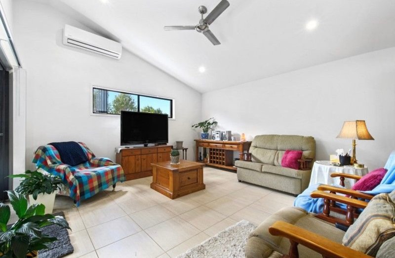 Photo - 83 Haslewood Crescent, Meridan Plains QLD 4551 - Image 7