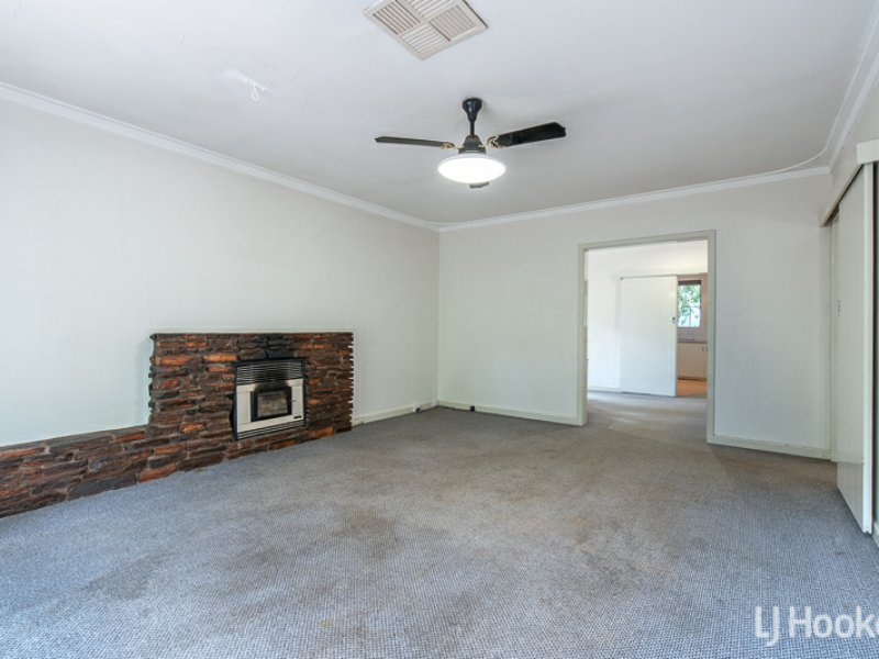 Photo - 83 Holden Road, Roleystone WA 6111 - Image 3