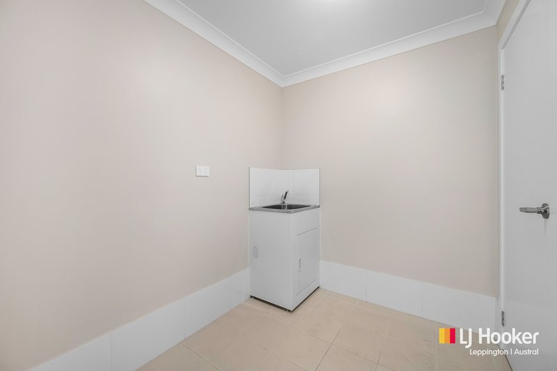 Photo - 83 Ingleburn Gardens Drive, Bardia NSW 2565 - Image 9
