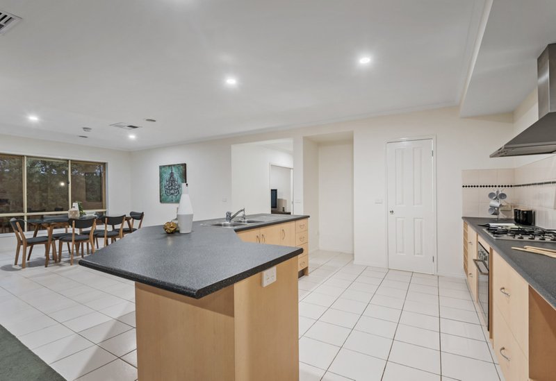 Photo - 83 Inglewood Drive, Burnside Heights VIC 3023 - Image 17