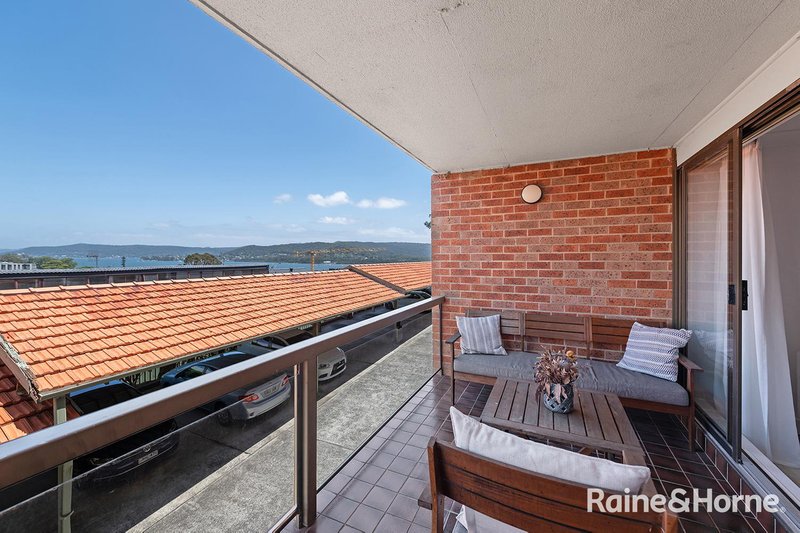 Photo - 8/3 Joseph Lloyd Close, Gosford NSW 2250 - Image 4