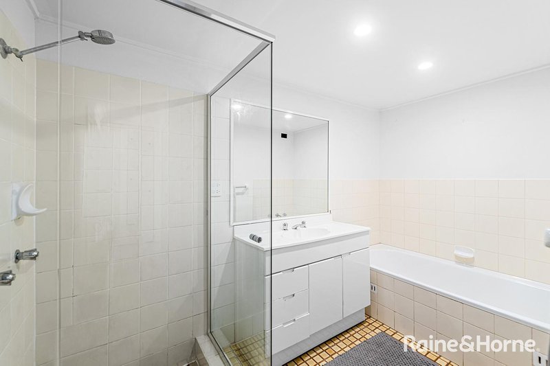 Photo - 8/3 Joseph Lloyd Close, Gosford NSW 2250 - Image 9