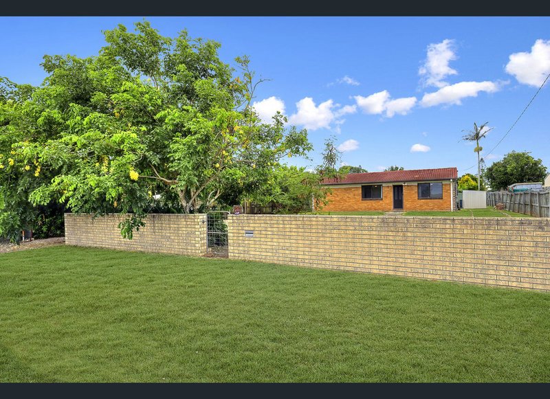 Photo - 83 Kinch Street, Burnett Heads QLD 4670 - Image 2