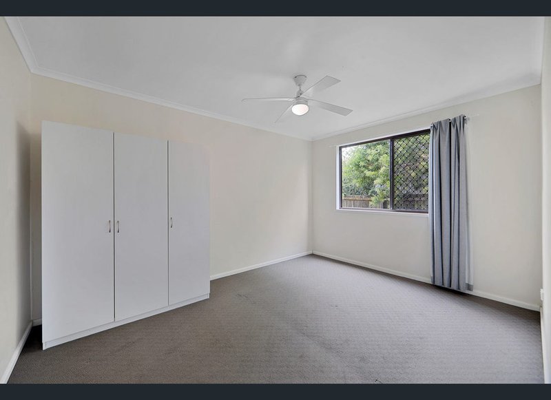 Photo - 83 Kinch Street, Burnett Heads QLD 4670 - Image 8