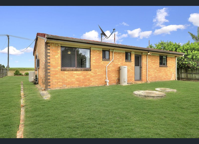 Photo - 83 Kinch Street, Burnett Heads QLD 4670 - Image 17