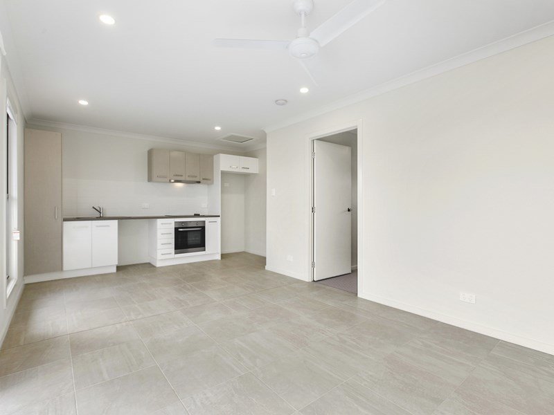 Photo - 83 Lamington Drive, Redbank Plains QLD 4301 - Image 2