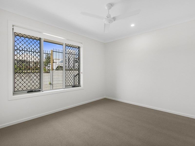 Photo - 83 Lamington Drive, Redbank Plains QLD 4301 - Image 7
