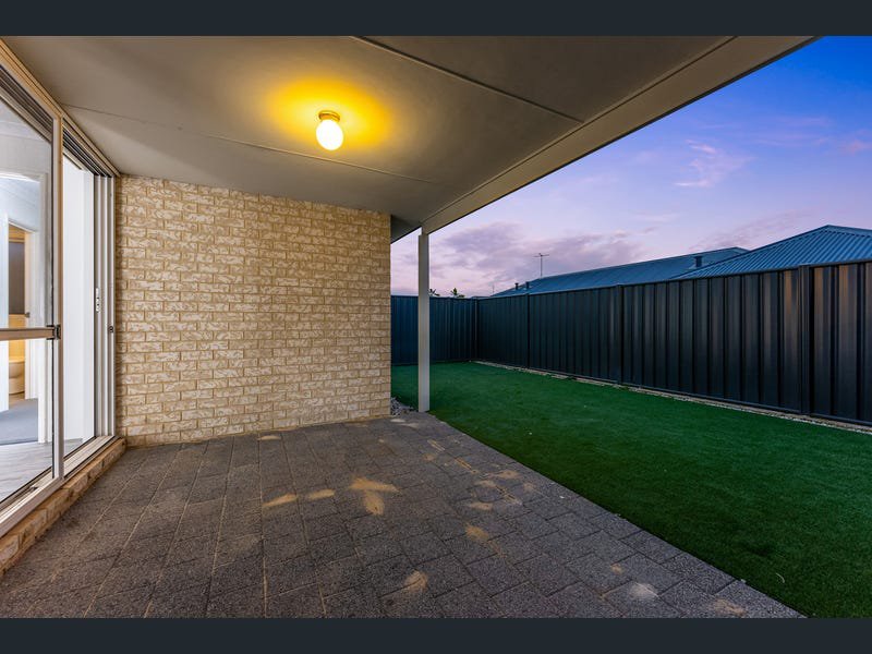 Photo - 83 Leschenault Loop, Banksia Grove WA 6031 - Image 6