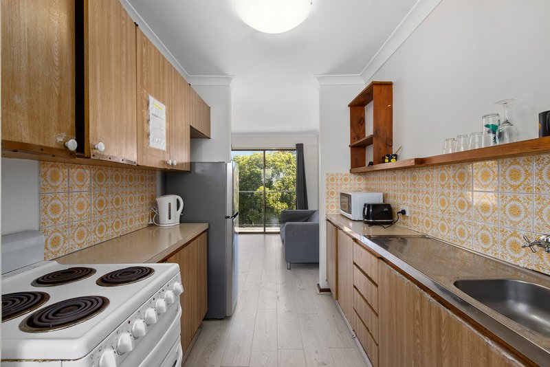 Photo - 8/3 Lyall Street, South Perth WA 6151 - Image 7