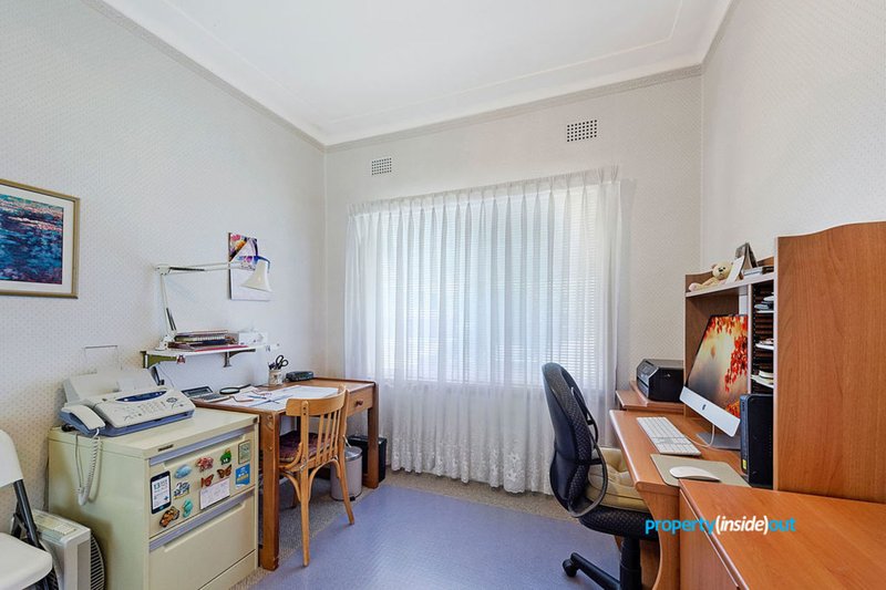 Photo - 83 Lyle Street, Girraween NSW 2145 - Image 9