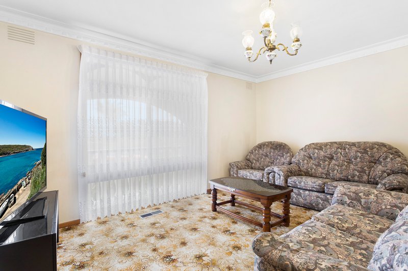 Photo - 83 Massey Avenue, Reservoir VIC 3073 - Image 6