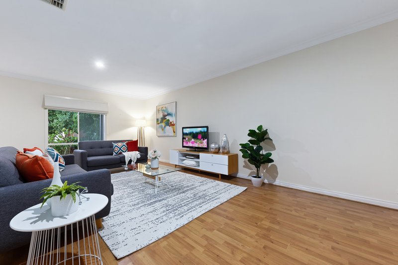 Photo - 8/3 Mckelvie Court, Glen Waverley VIC 3150 - Image 5