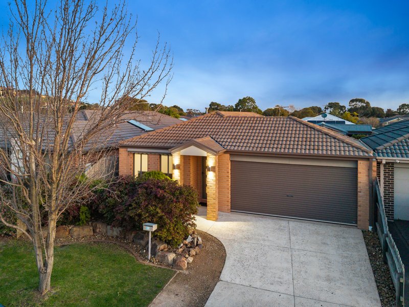 Photo - 83 Melissa Way, Pakenham VIC 3810 - Image 1