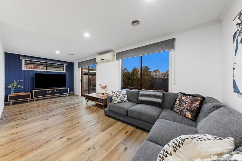 Photo - 83 Melissa Way, Pakenham VIC 3810 - Image 8