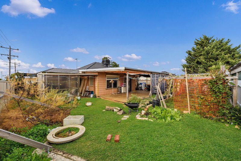 Photo - 83 Millawa Avenue, St Albans VIC 3021 - Image 11