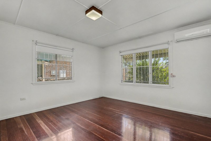 Photo - 83 North Road, Brighton QLD 4017 - Image 4