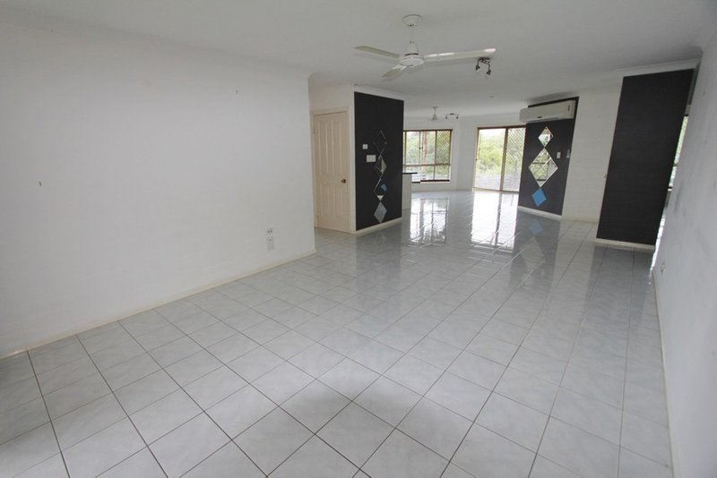 Photo - 83 Paddington Drive, Carrara QLD 4211 - Image 11