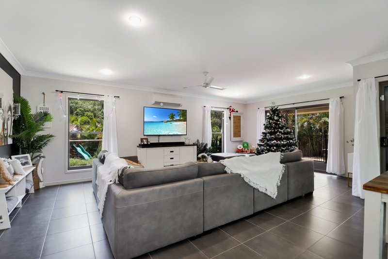 Photo - 83 Palm Way, Dundowran Beach QLD 4655 - Image 9