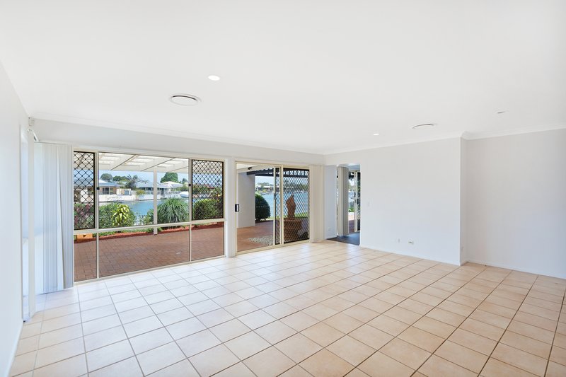 Photo - 83 Phoenix Avenue, Bongaree QLD 4507 - Image 11