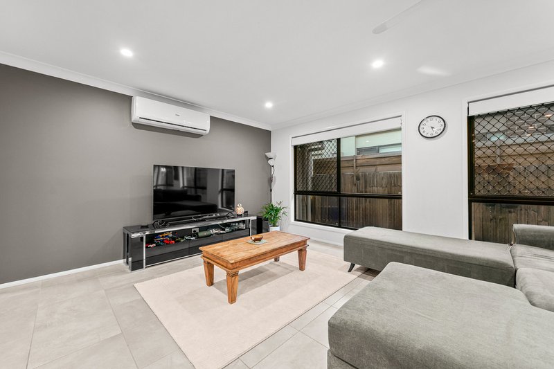 Photo - 83 Ponting Circuit, Pallara QLD 4110 - Image 5