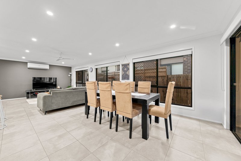 Photo - 83 Ponting Circuit, Pallara QLD 4110 - Image 7
