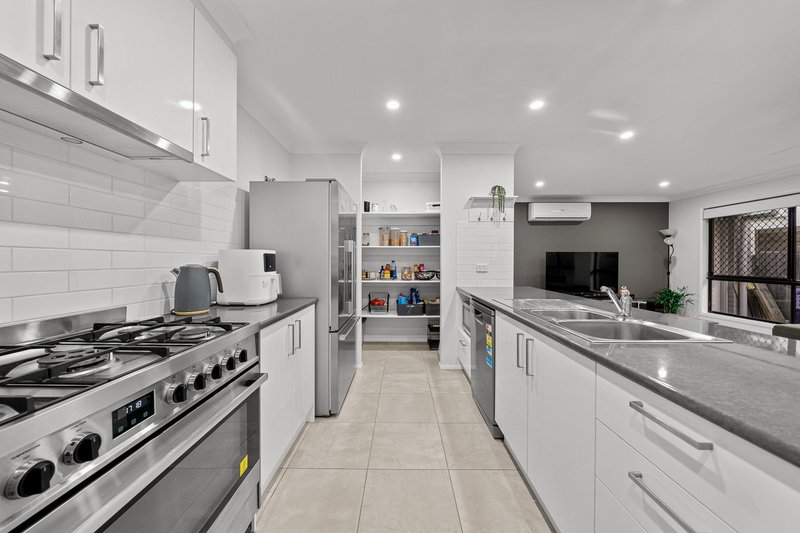 Photo - 83 Ponting Circuit, Pallara QLD 4110 - Image 10