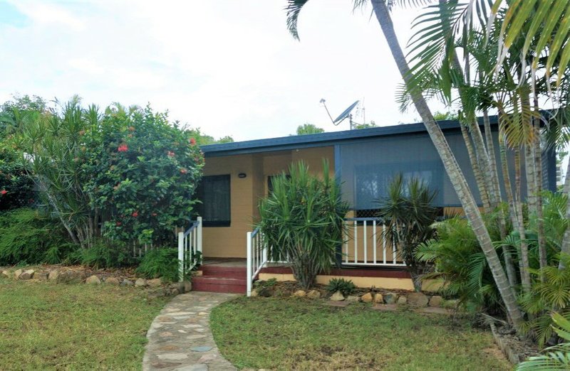 Photo - 83 Poole Street, Bowen QLD 4805 - Image 2